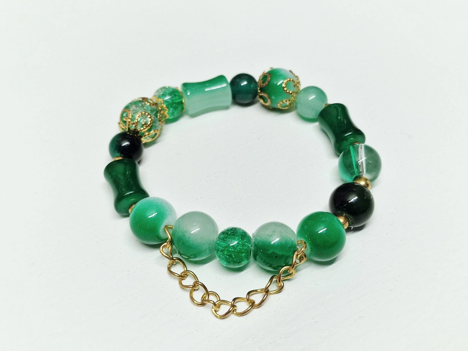 Handgemaakte armband groen en goud – photo 2